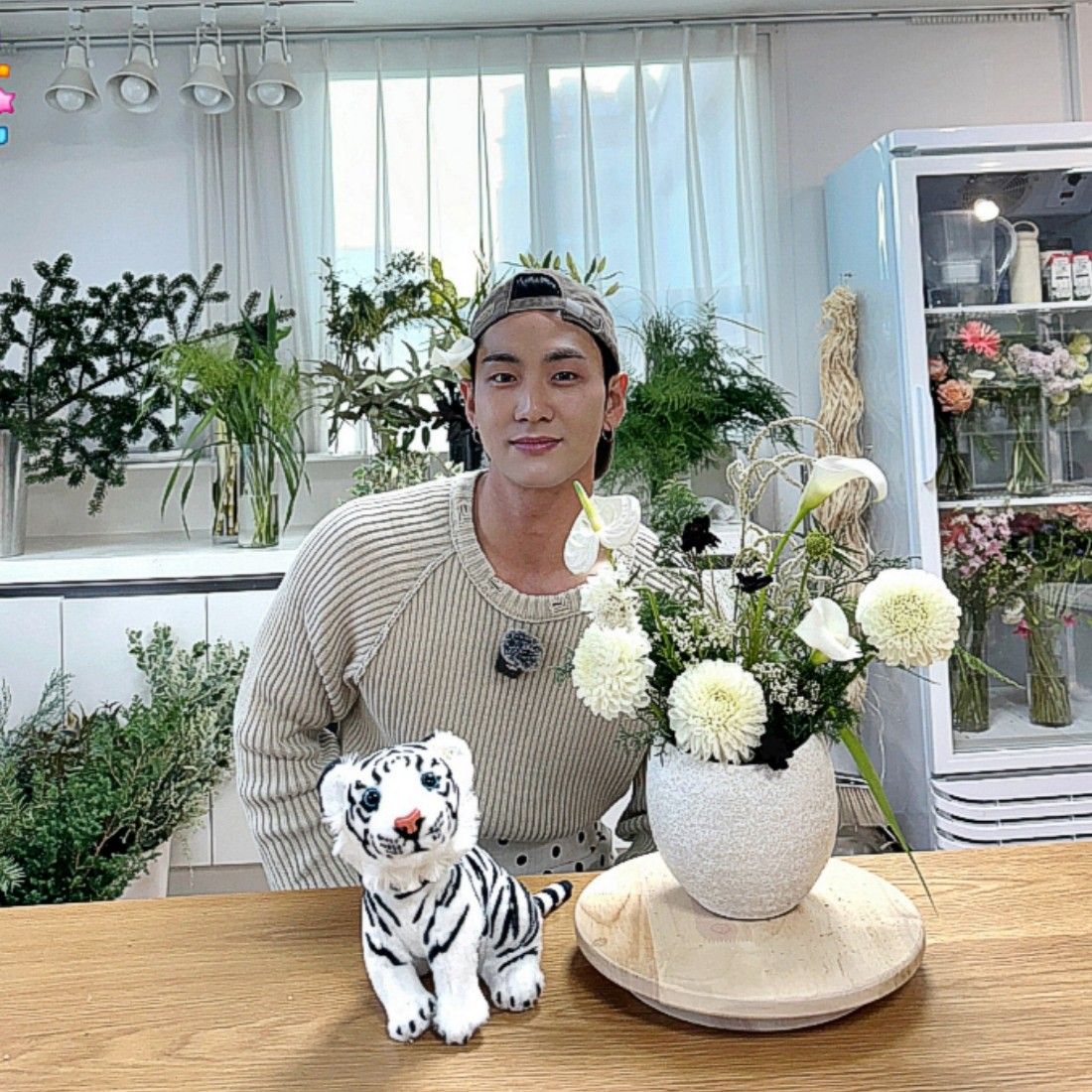 Behind-the-scenes cut of Baekho