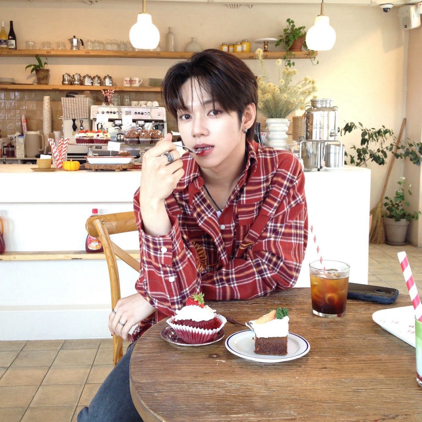 Recent activity shot of JL (AHOF)