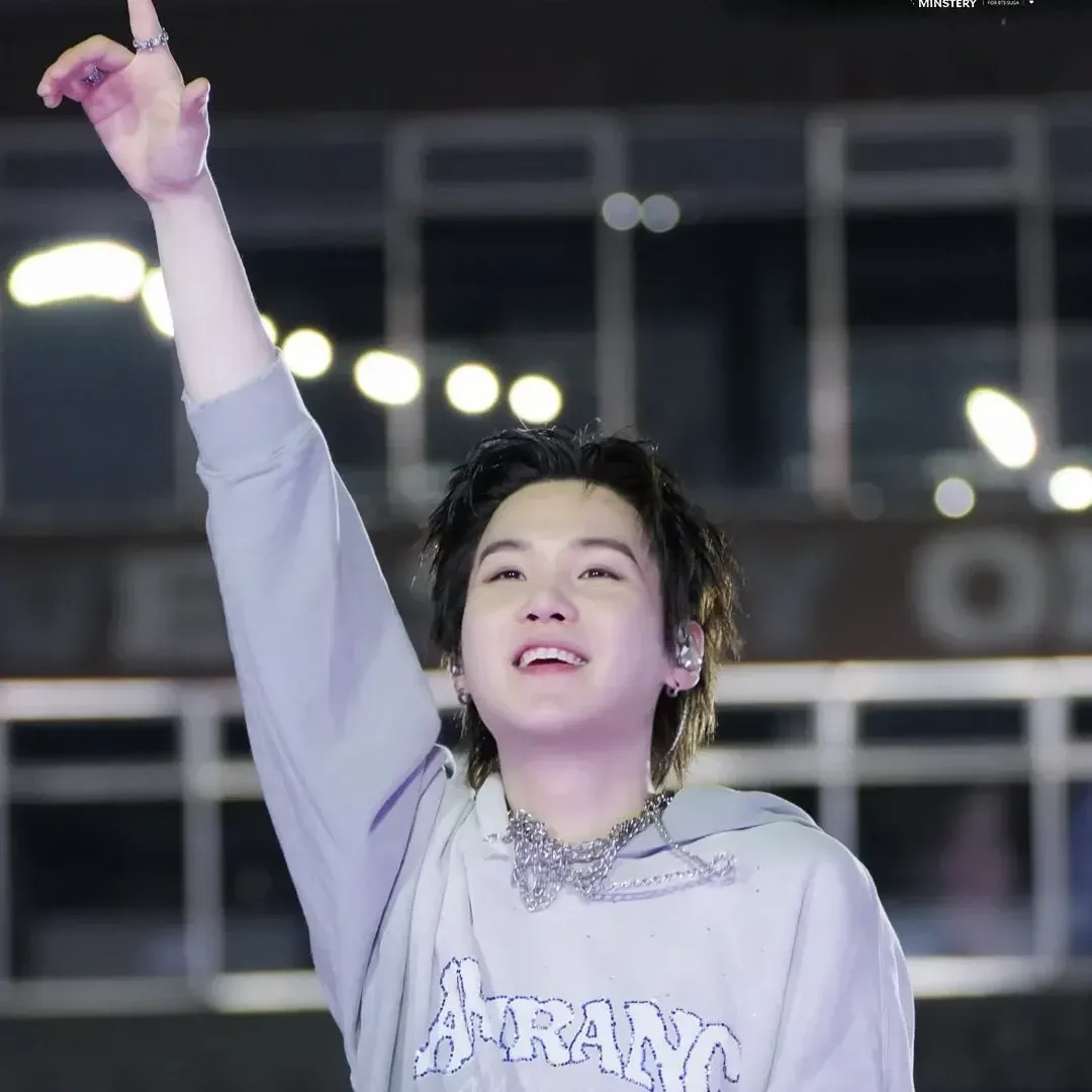 Latest photo of SUGA (BTS)