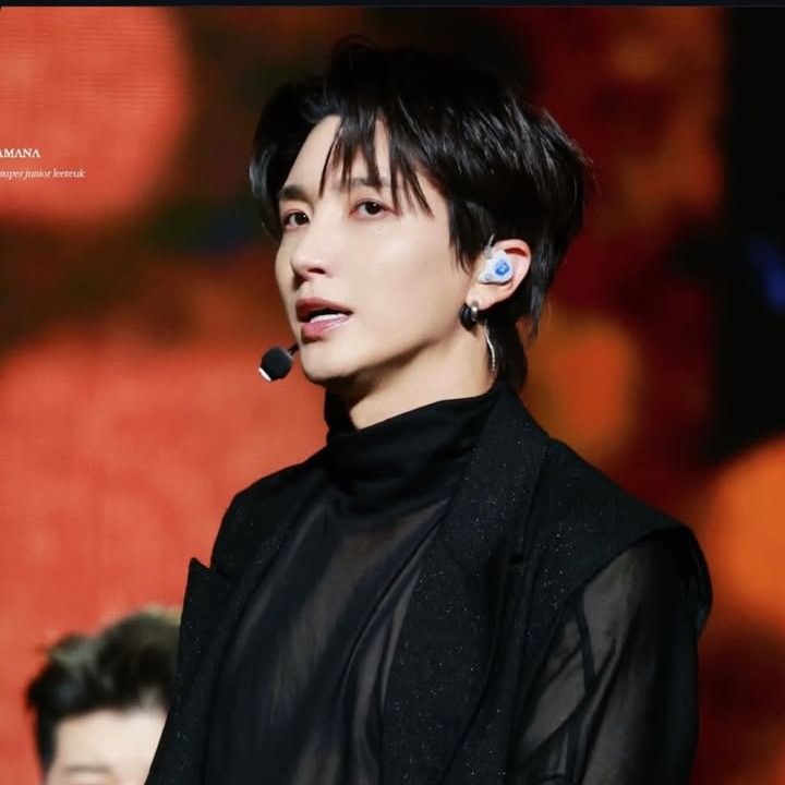 Behind-the-scenes cut of Leeteuk (Super Junior)