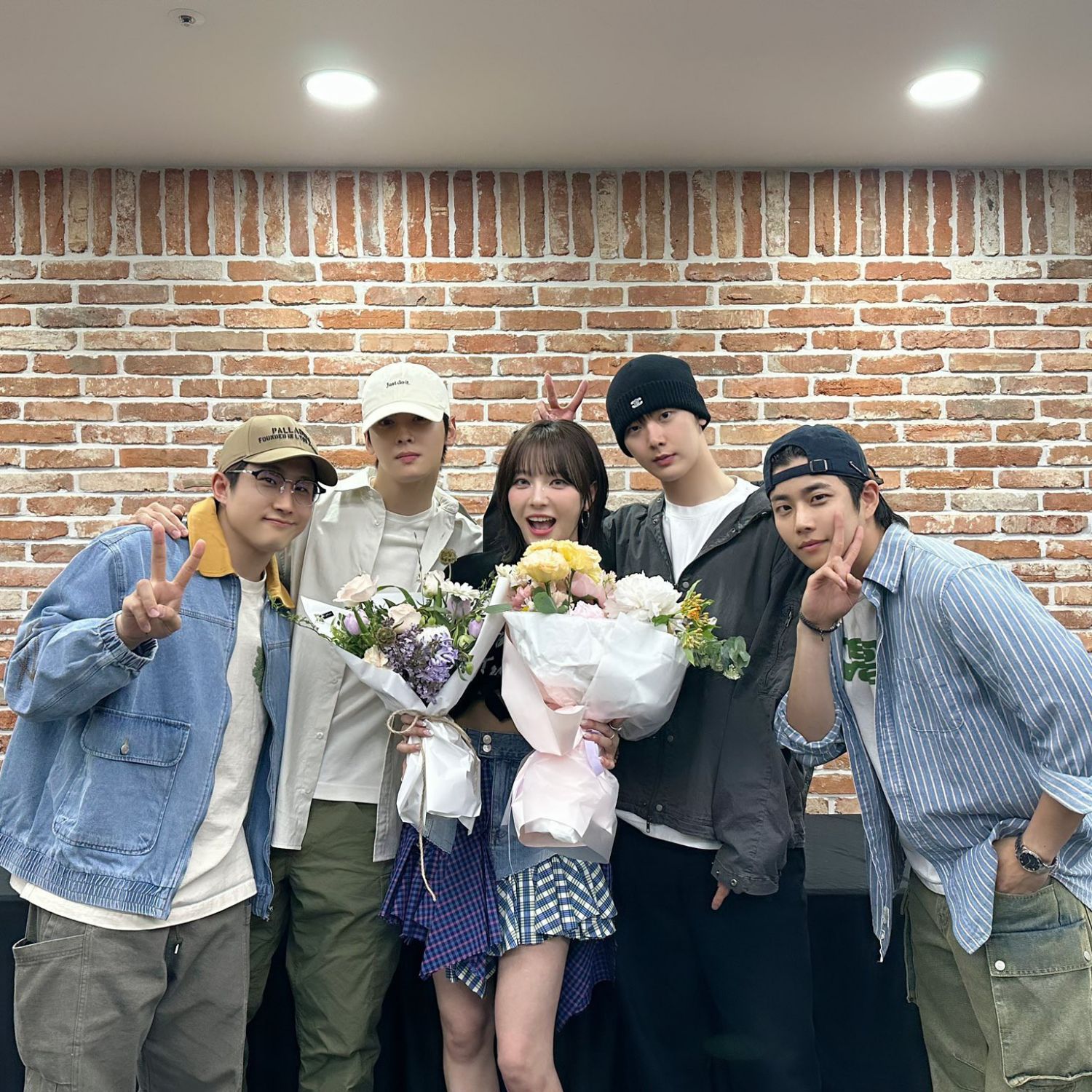 아스트로의 최신 사진