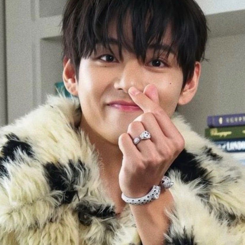 Foto terbaru V (BTS)