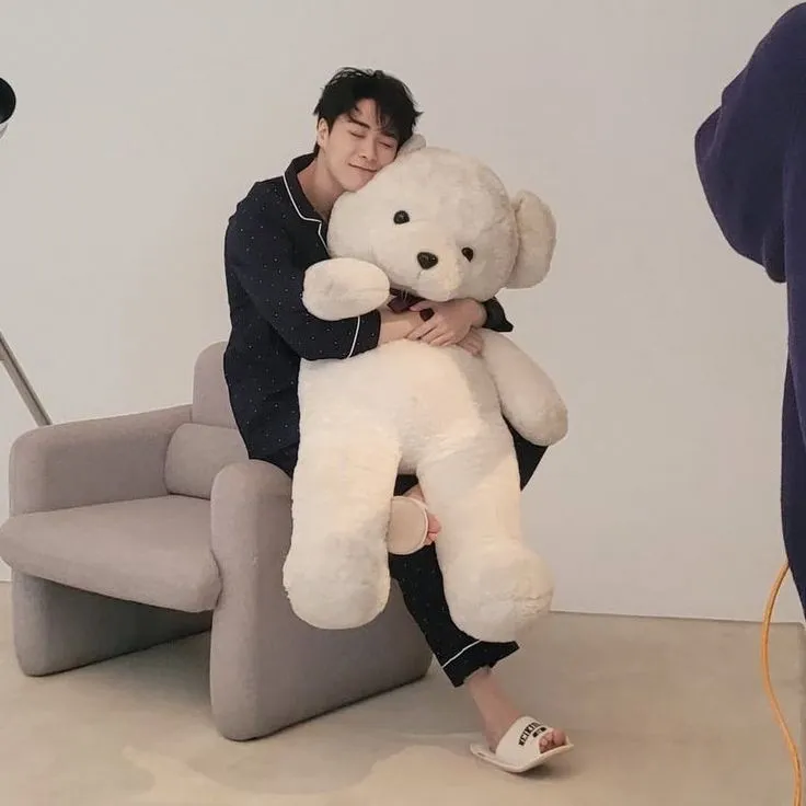 Behind-the-scenes cut of Moonbin (ASTRO)