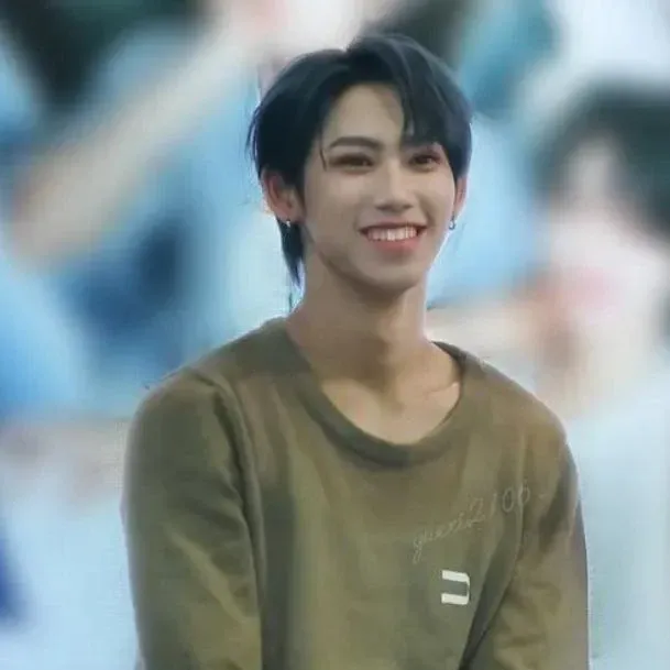 Behind-the-scenes cut of Exxi (SEVENTOEIGHT)