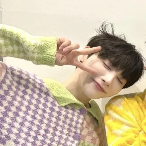 Behind-the-scenes cut of AB6IX