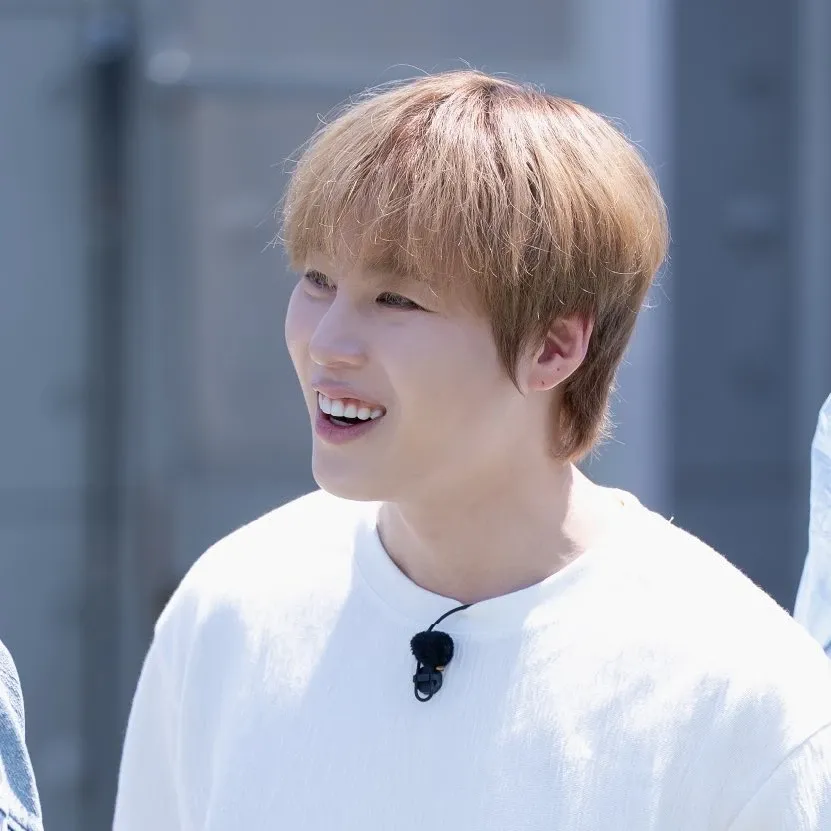 A moment captured by Ha Sungwoon's fan