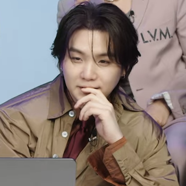 SUGA (BTS)の舞台裏ショット