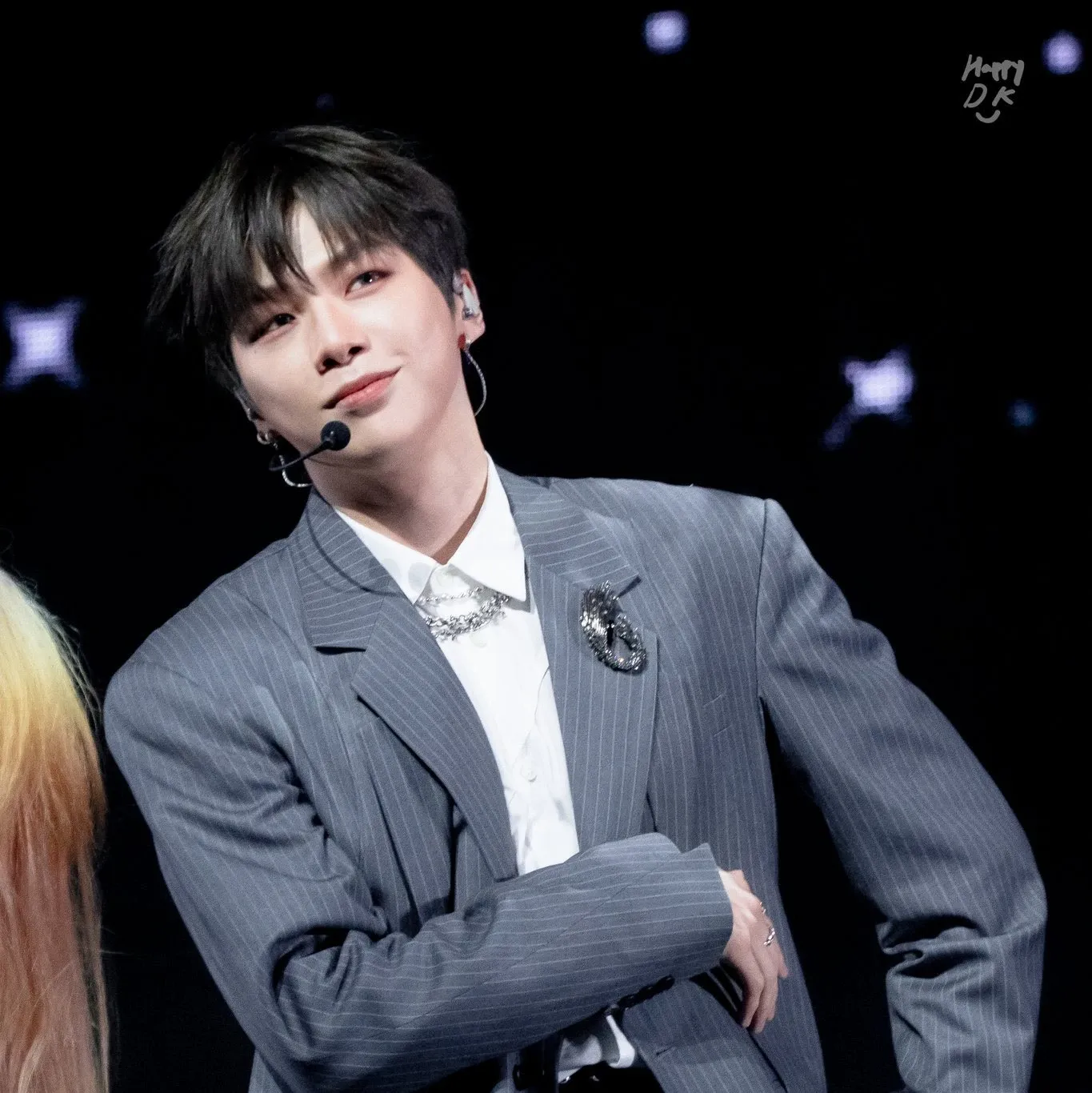 강다니엘의 비하인드 컷