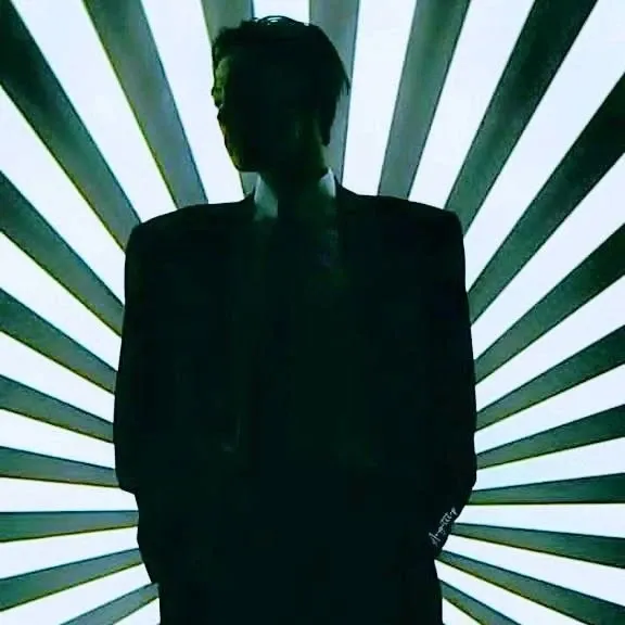 A moment captured by T.O.P's fan