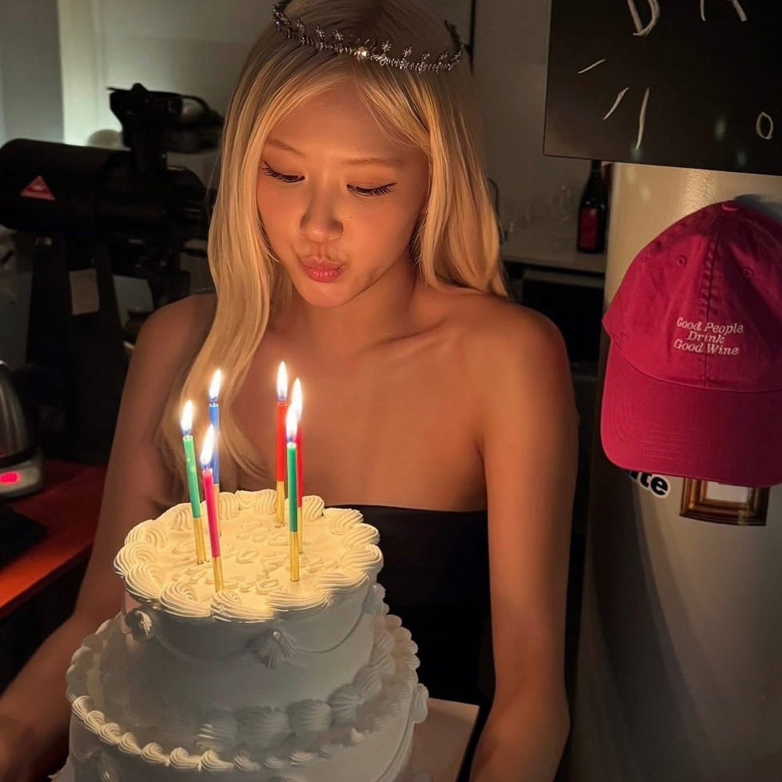 ROSÉ (BLACKPINK)的幕后花絮