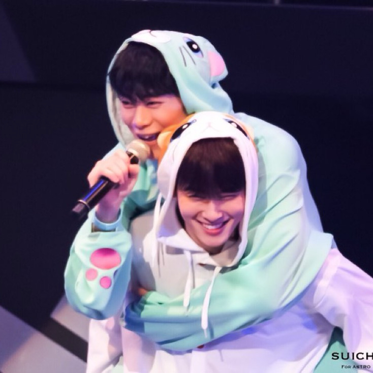 A moment captured by Moonbin (ASTRO)'s fan