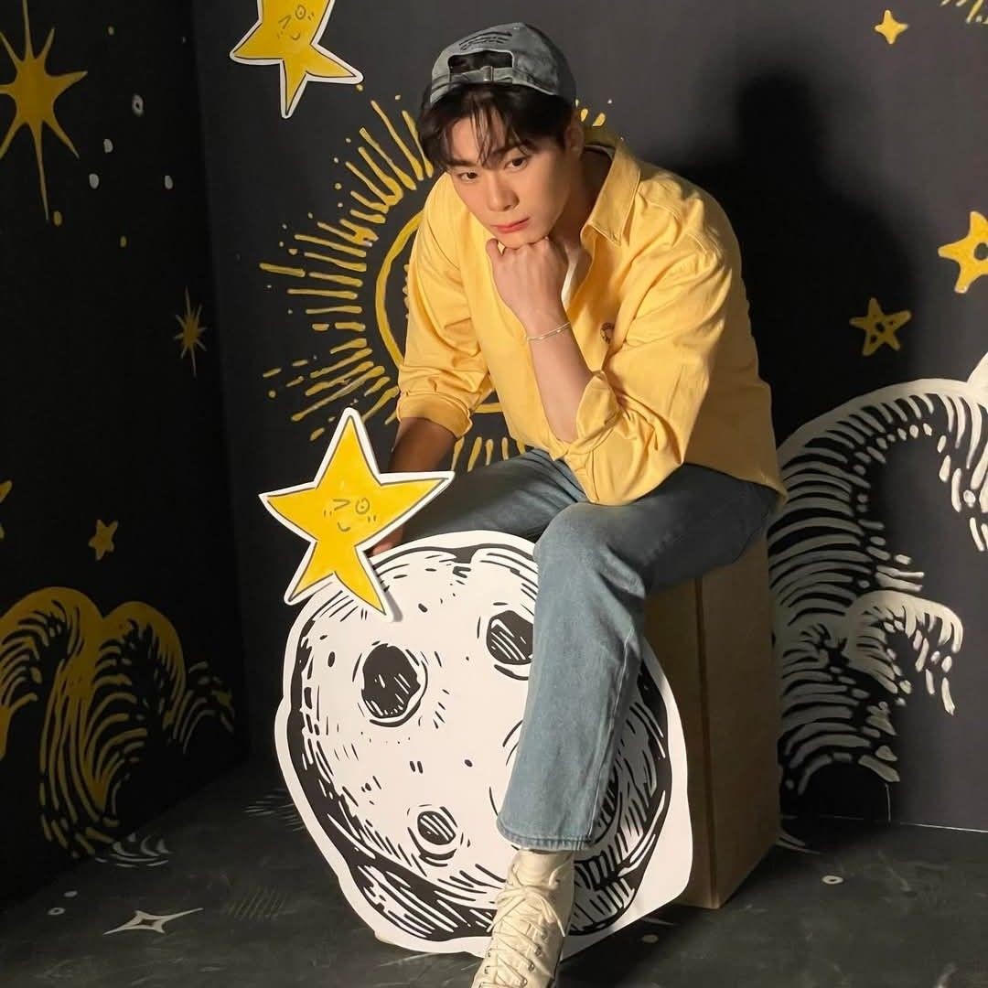 A moment captured by Moonbin (ASTRO)'s fan