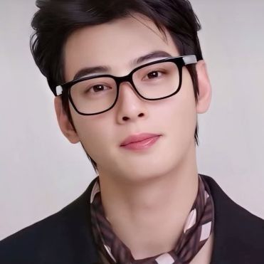 Latest photo of Eunwoo (ASTRO)