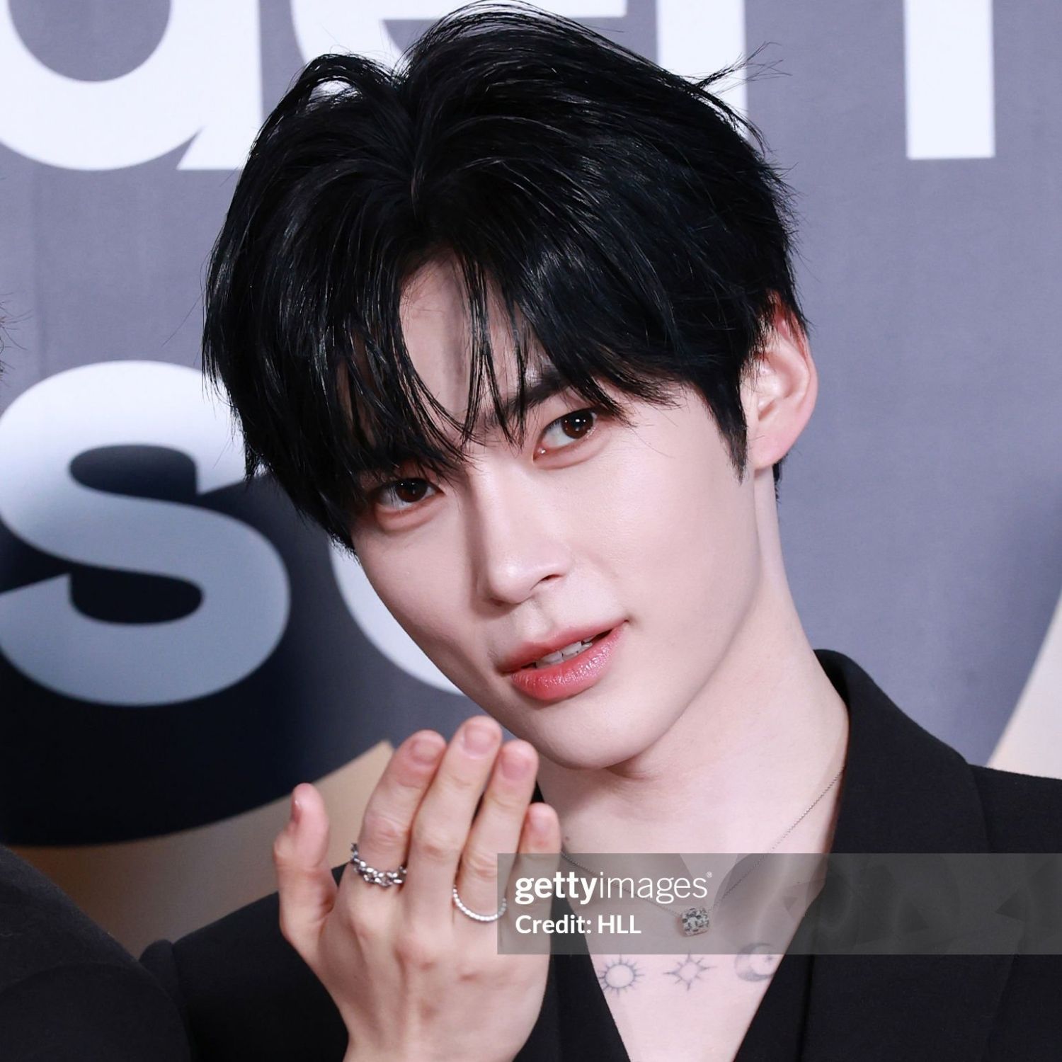 Recent activity shot of Sung Hanbin (ZEROBASEONE)