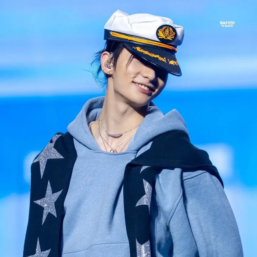 Latest photo of Hyunjin (Stray Kids)