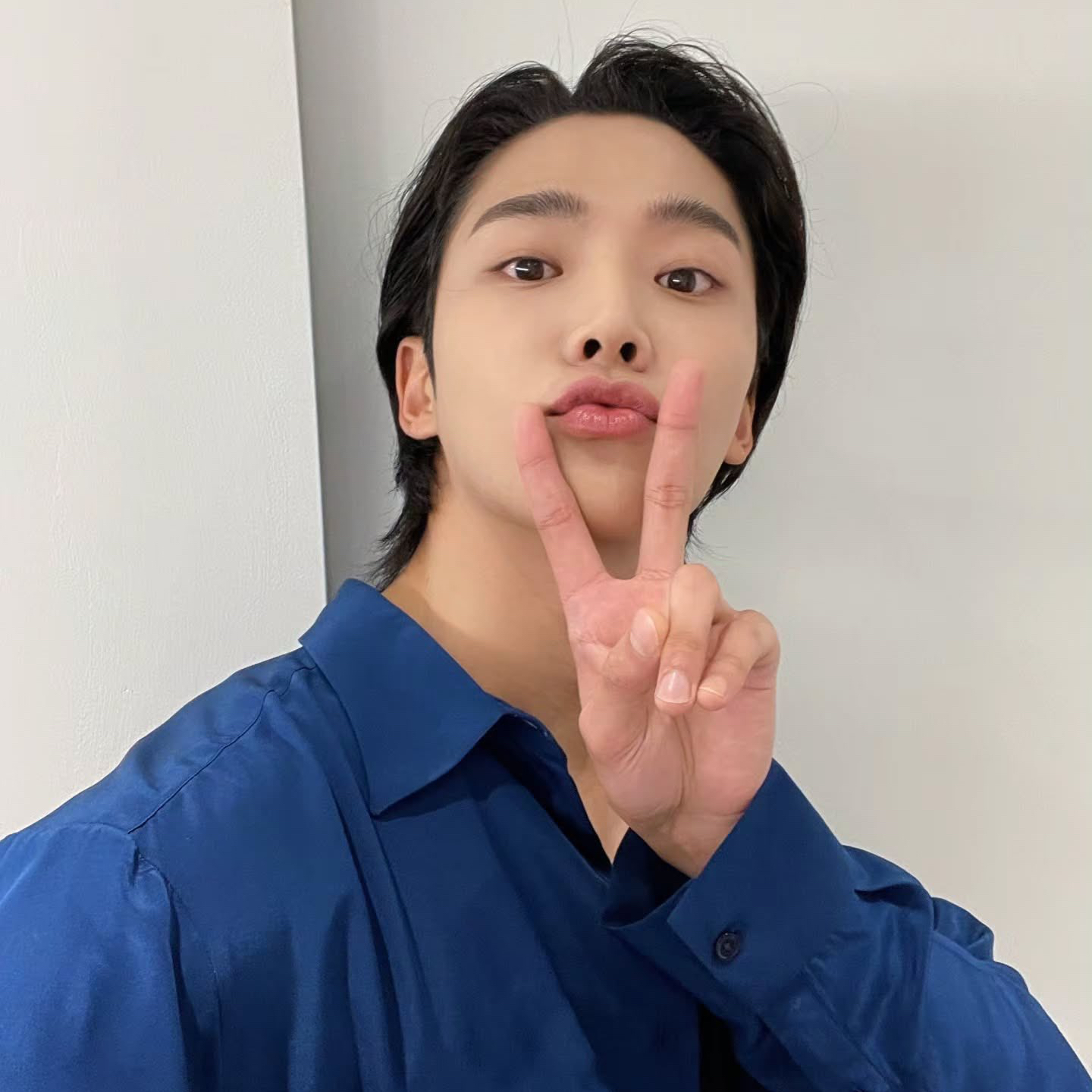 Behind-the-scenes cut of Rowoon