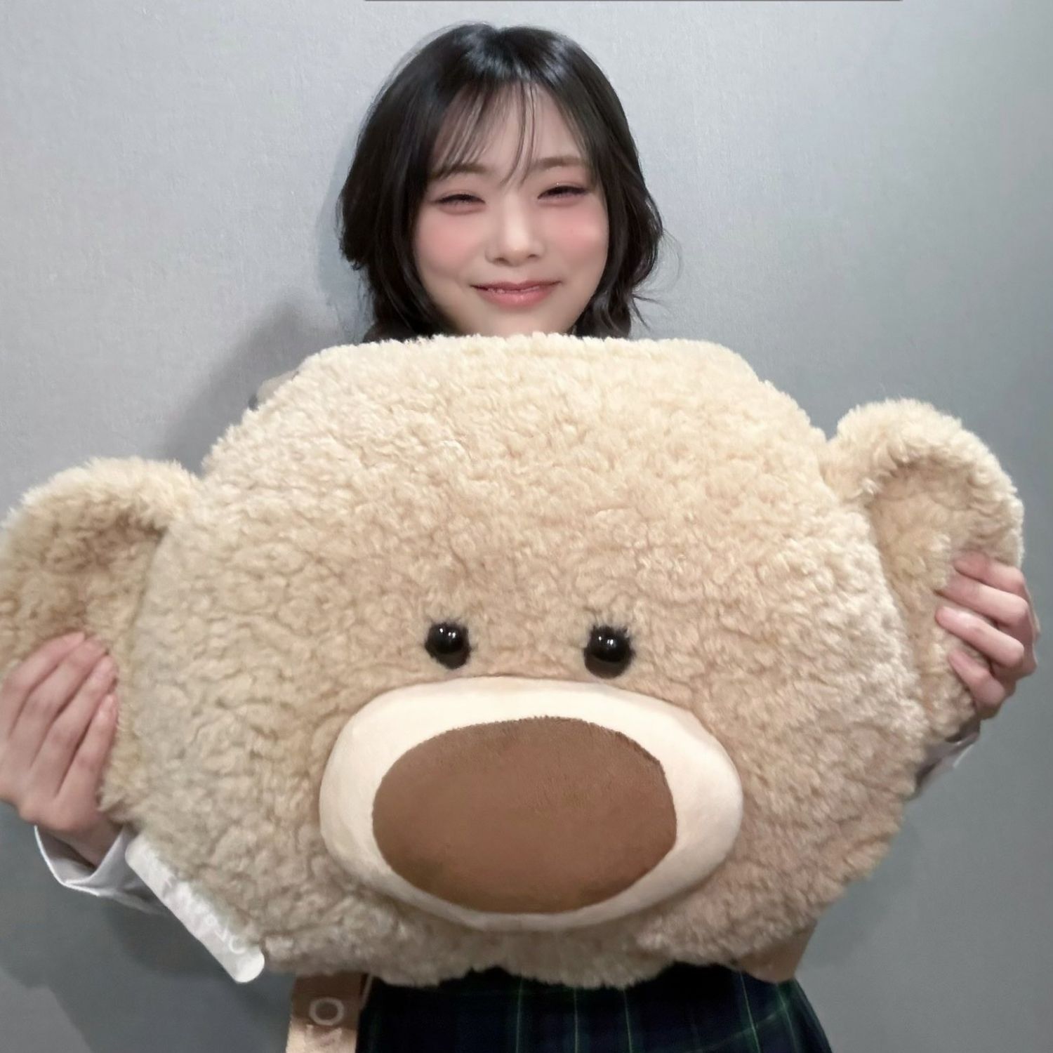 Behind-the-scenes cut of QWER