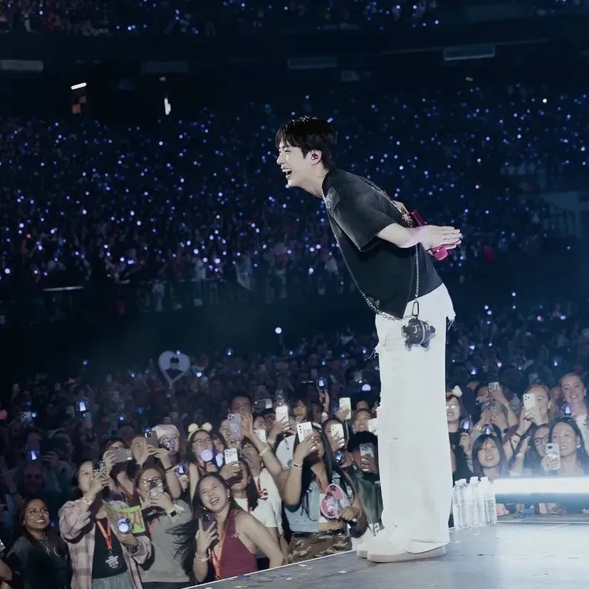 Behind-the-scenes cut of Jin (BTS)