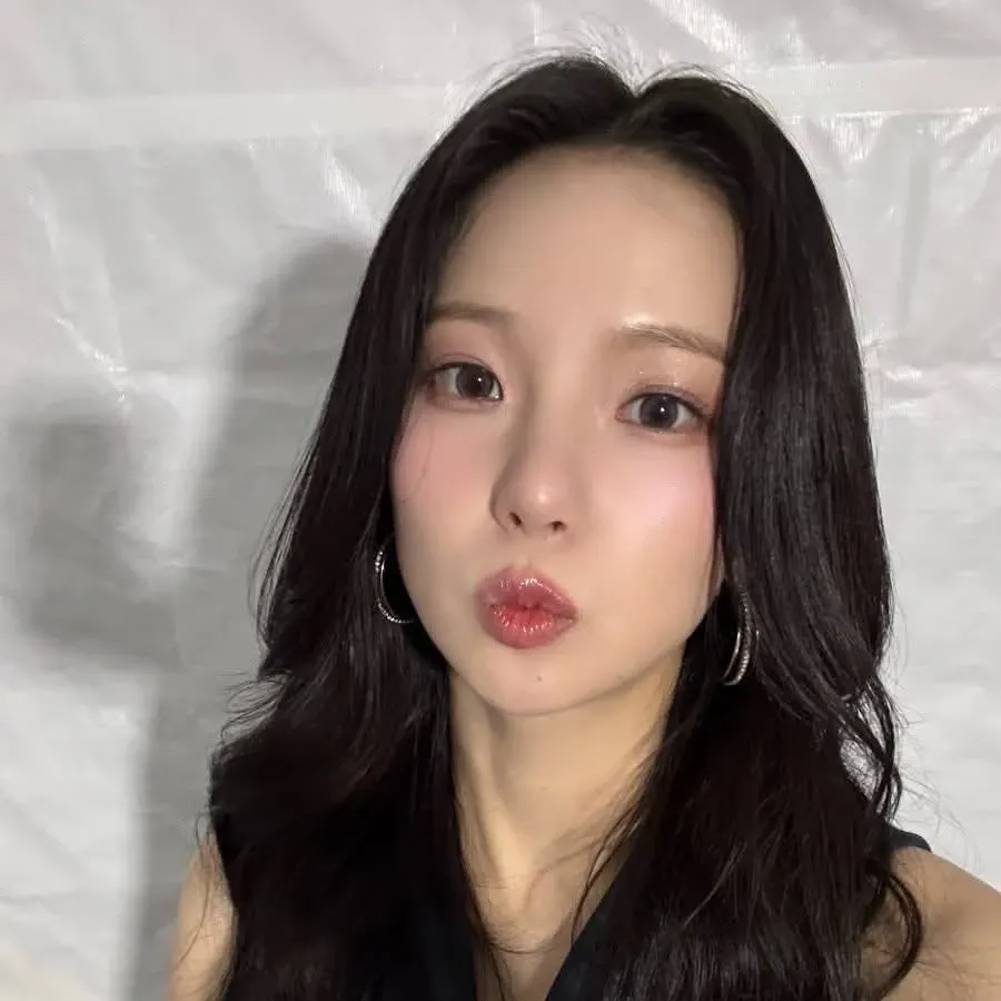 Recent activity shot of Choi Yujin (Kep1er)