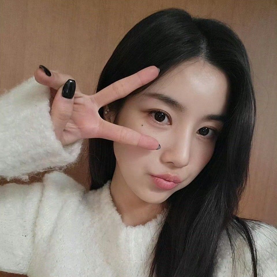 Recent activity shot of Kwon Eunbi