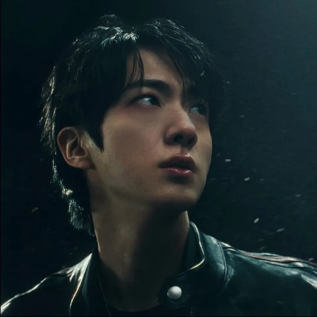 Momen yang diabadikan oleh penggemar Jin (BTS)