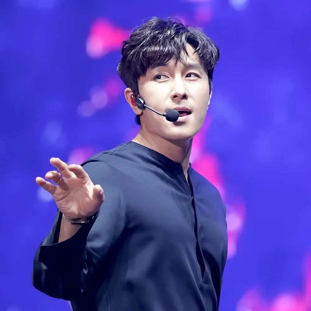 Behind-the-scenes cut of Kim Dongwan (SHINHWA)