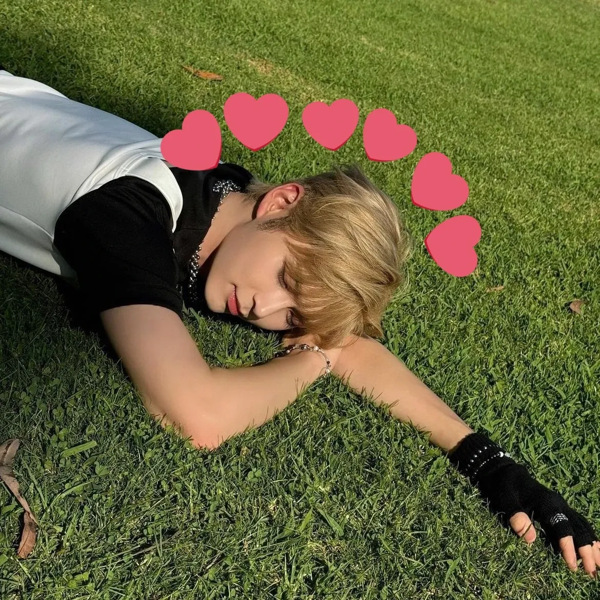 Recent activity shot of Sung Hanbin (ZEROBASEONE)