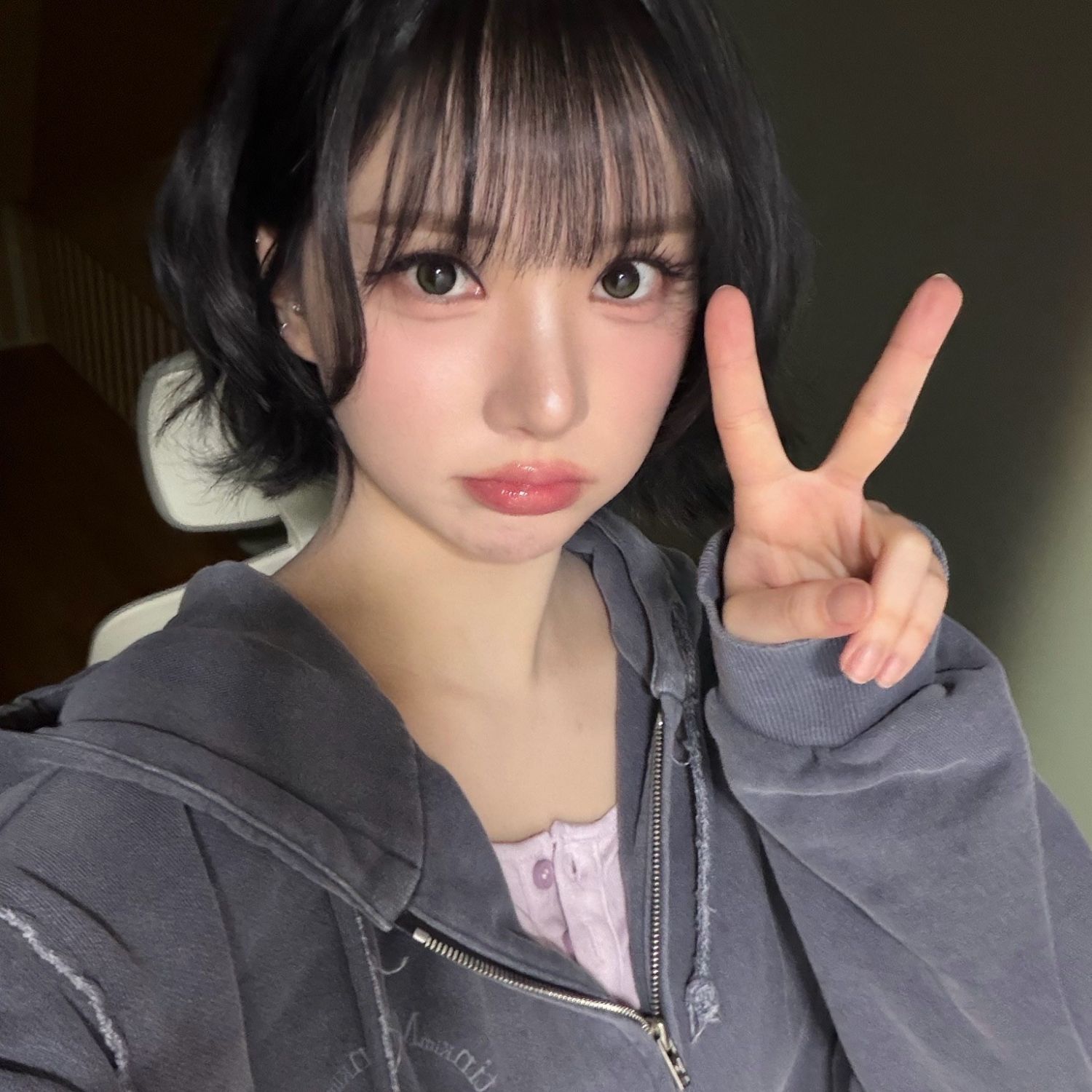 Behind-the-scenes cut of VIVIZ