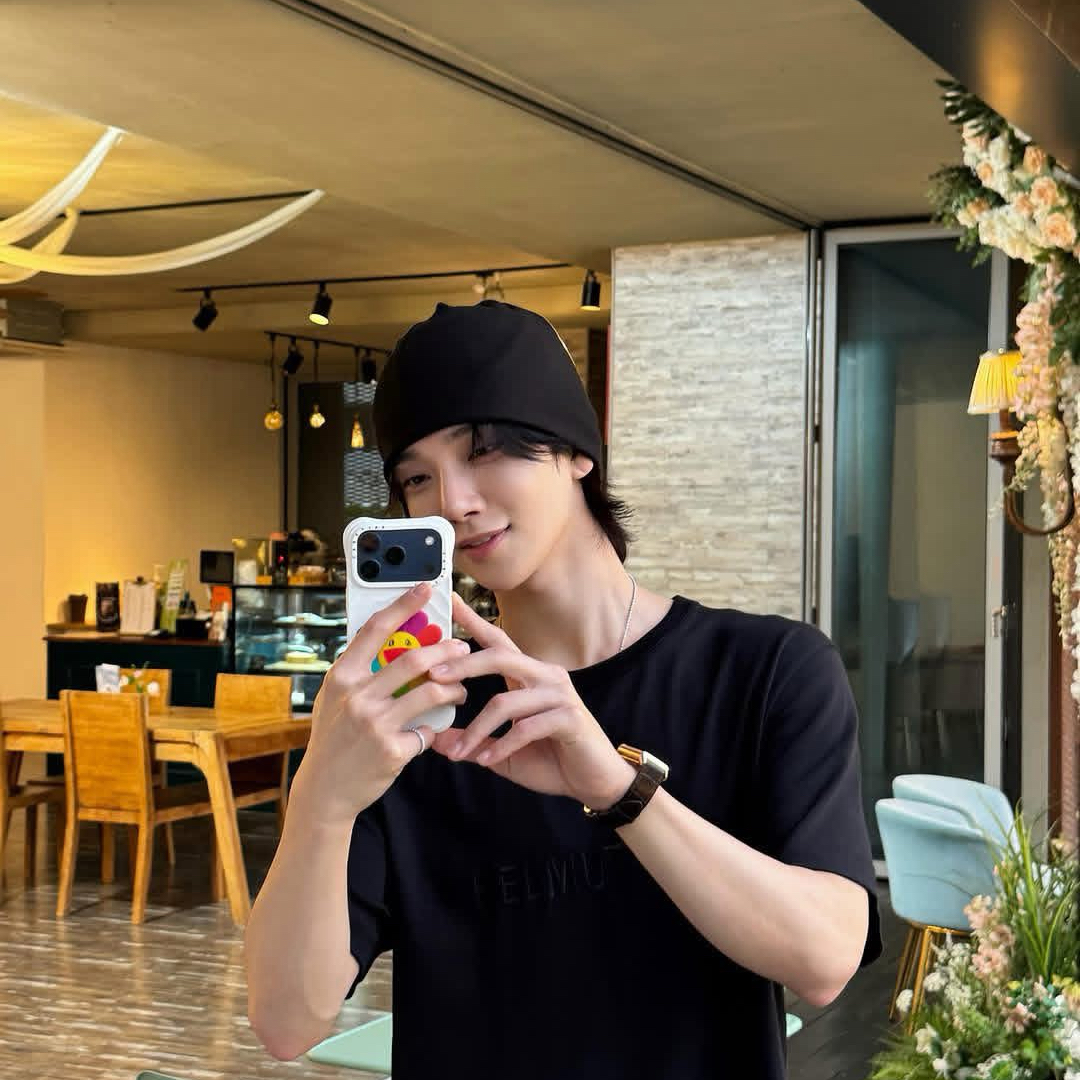 Recent activity shot of Joshua (SEVENTEEN)