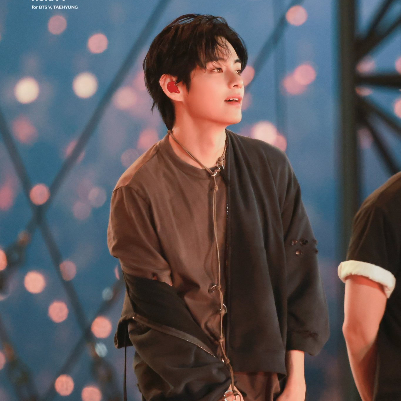 A moment captured by V (BTS)'s fan