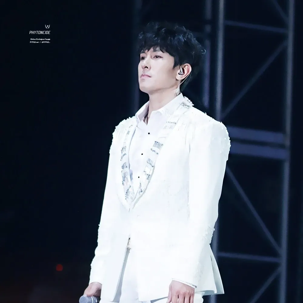 Latest photo of Kim Dongwan (SHINHWA)
