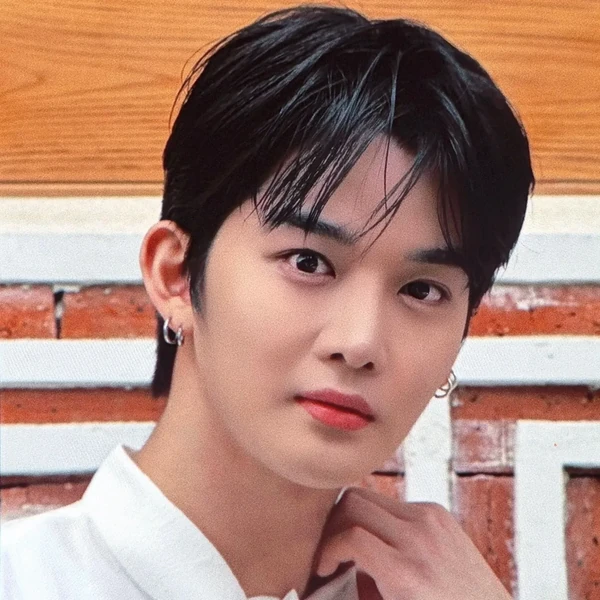 Foto profil Bae Jinyoung yang disukai penggemar