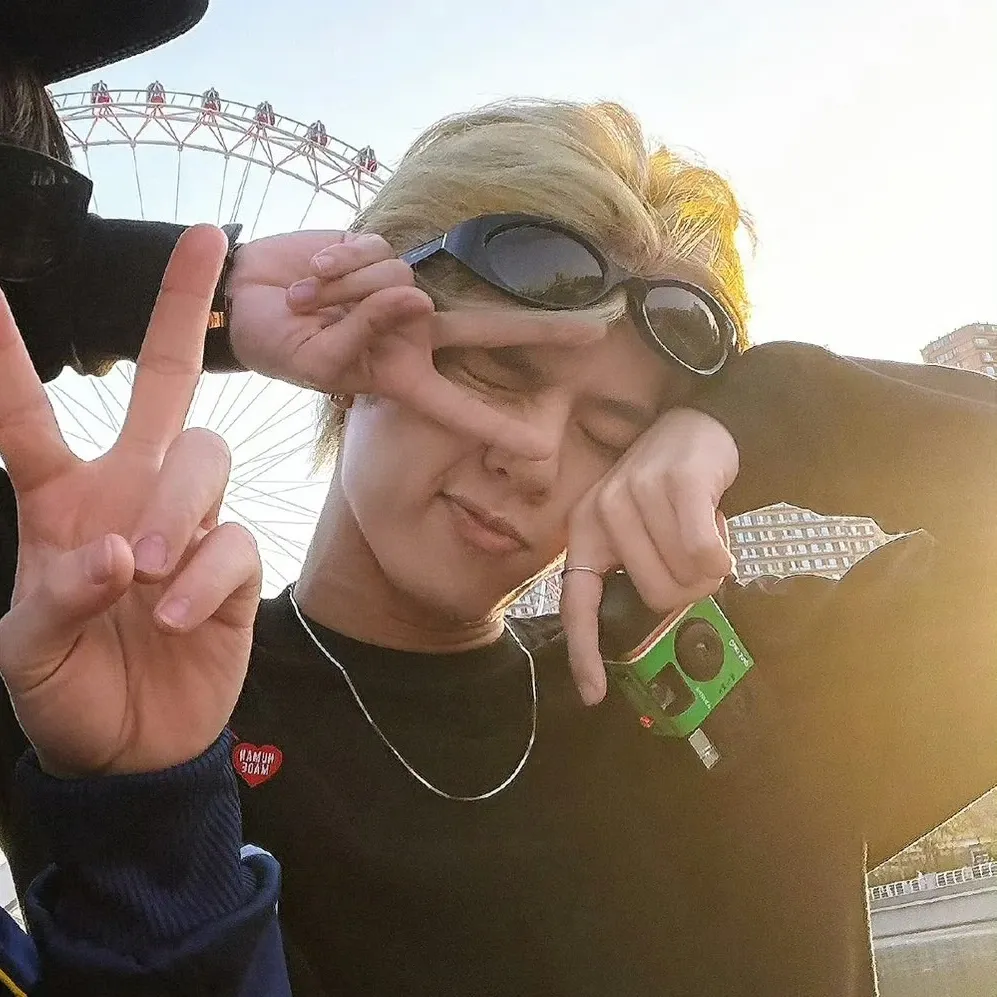 Behind-the-scenes cut of DORN (NexT1DE)