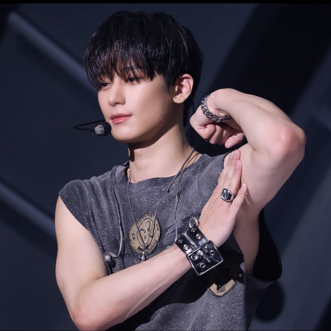 Latest photo of Juyeon (THE BOYZ)