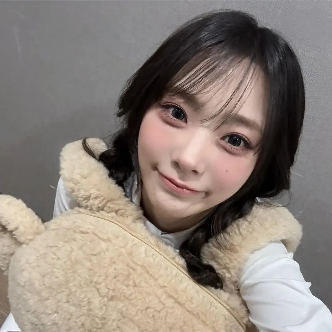Latest photo of Siyeon (QWER)