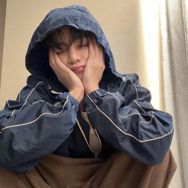 V (BTS)の最近の活動写真