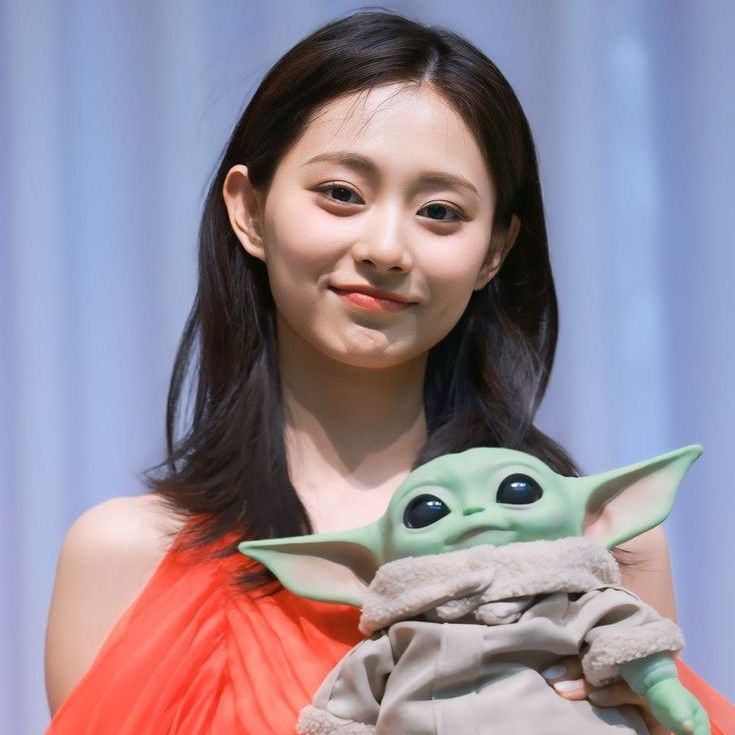 ツウィ (TWICE)の最近の活動写真