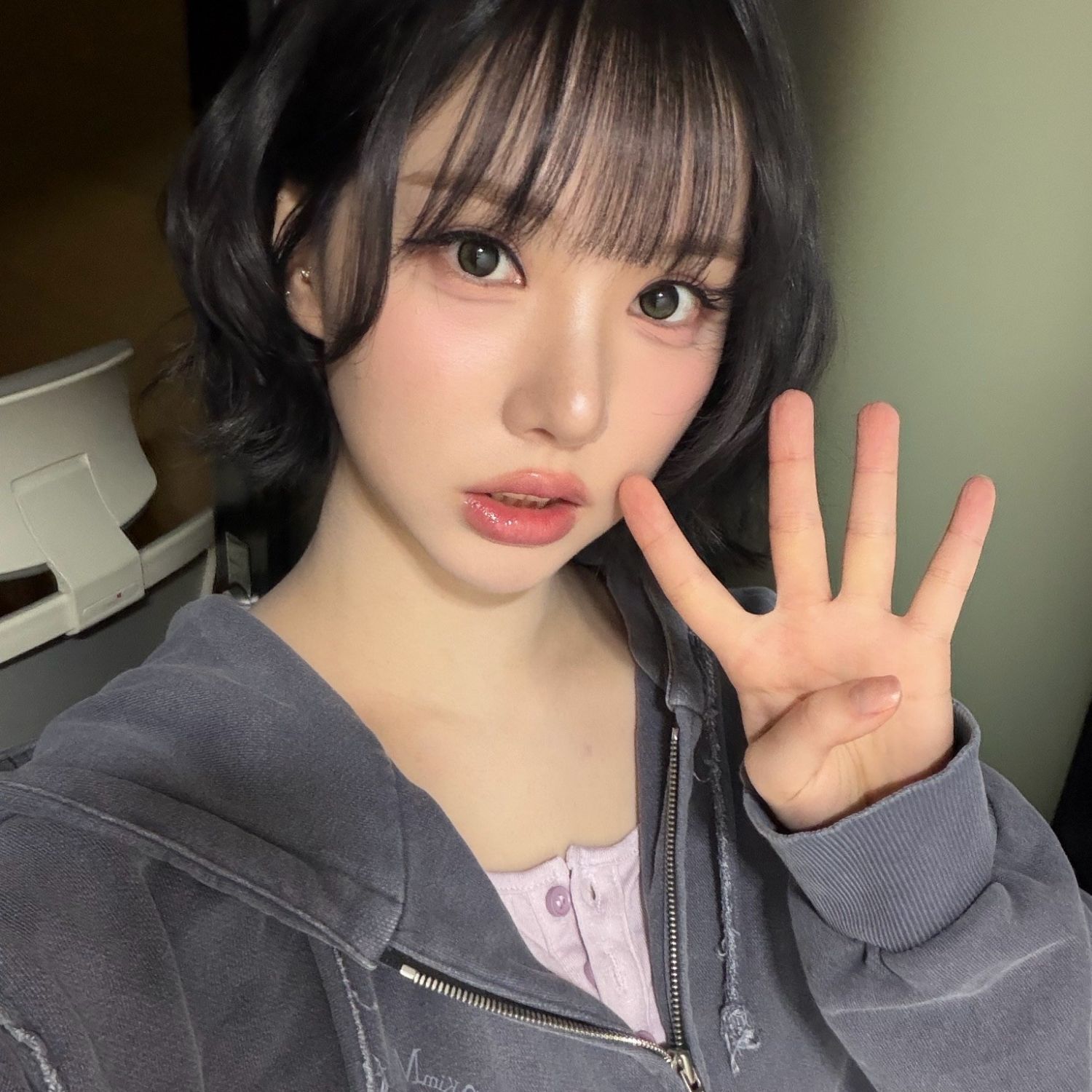 A moment captured by VIVIZ's fan