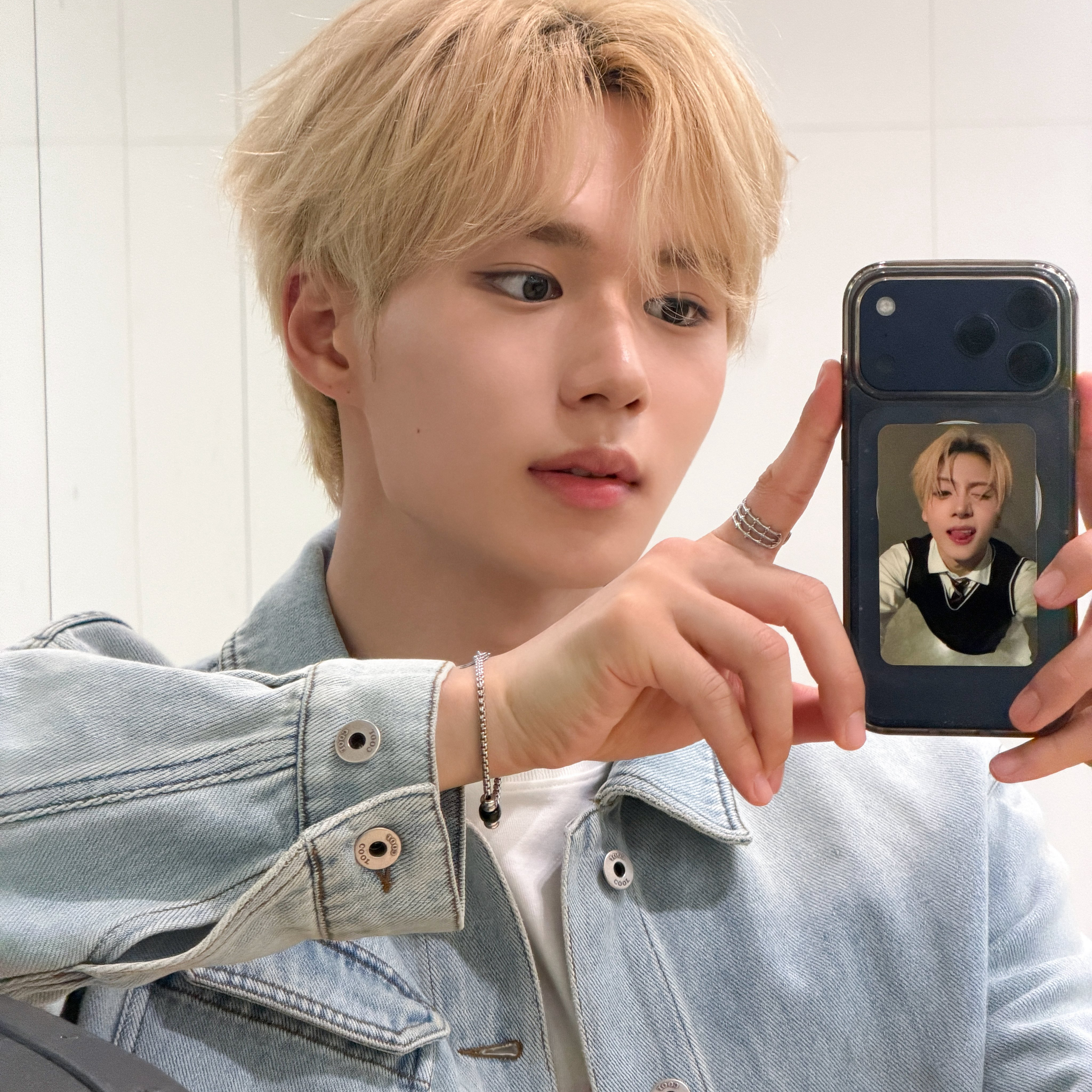 A moment captured by Kim Junseo (ALPHA DRIVE ONE)'s fan