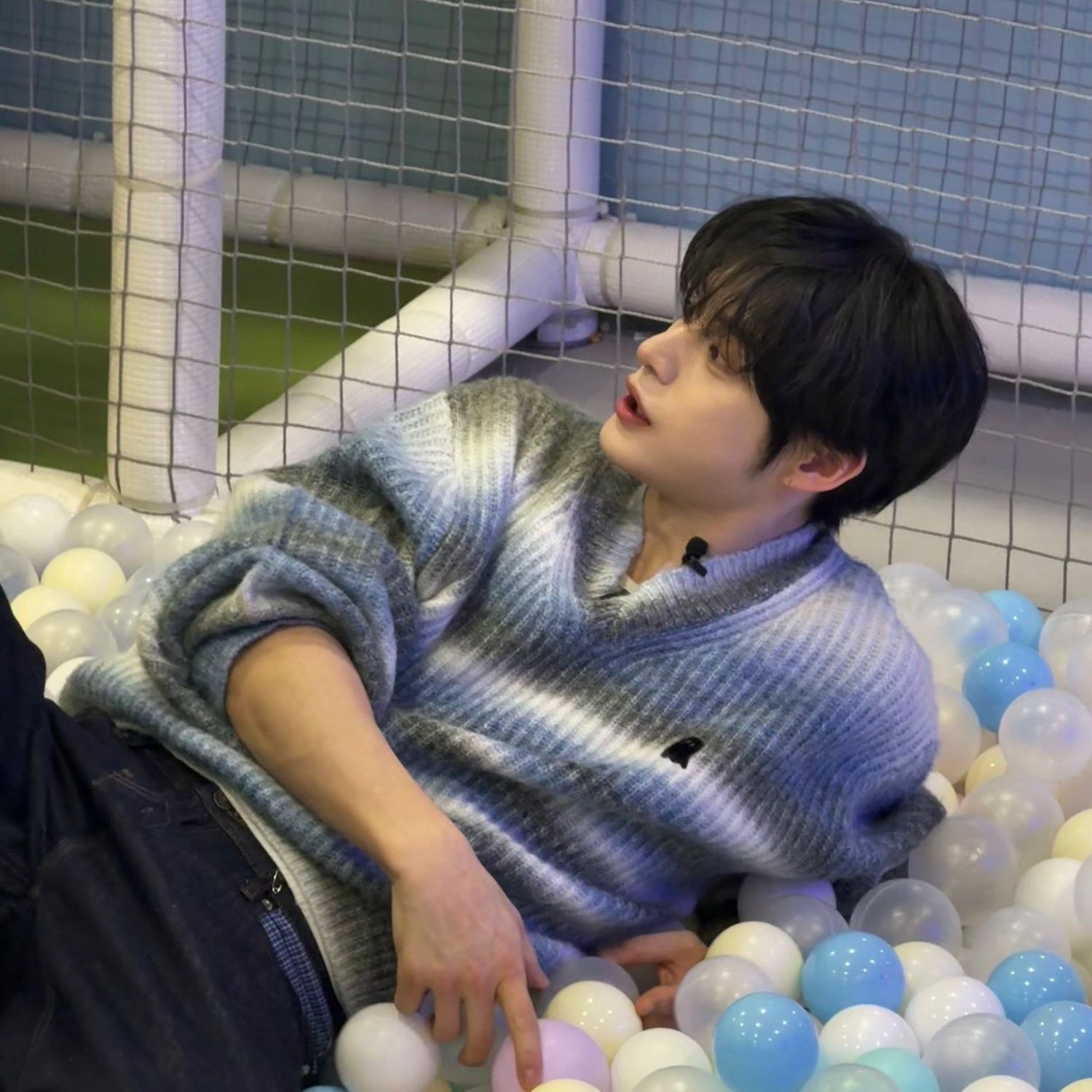 Foto terbaru Kim Jiwoong (ZEROBASEONE)