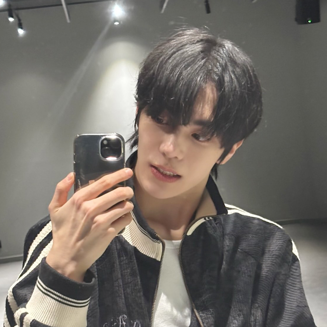 A moment captured by Park Donggyu's fan