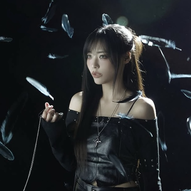 QWER シヨン ファンダムコミュニティ │ KPOP人気No.1アプリ 最愛ドル