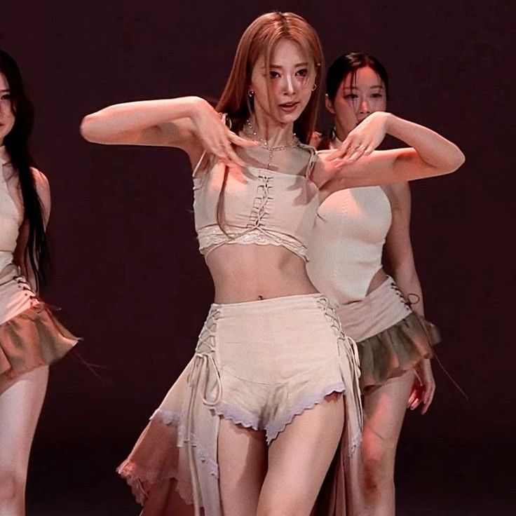 쯔위 (TWICE) 최근 활동샷