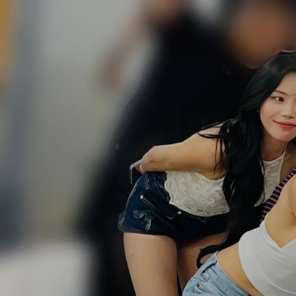 Behind-the-scenes cut of MAMAMOO