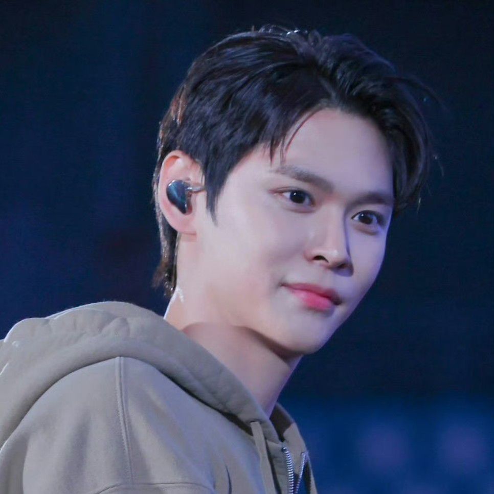 Recent activity shot of Eunseok (RIIZE)