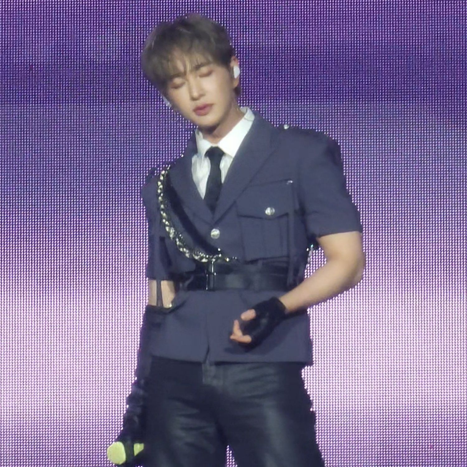 Foto aktivitas terbaru Onew (SHINee)