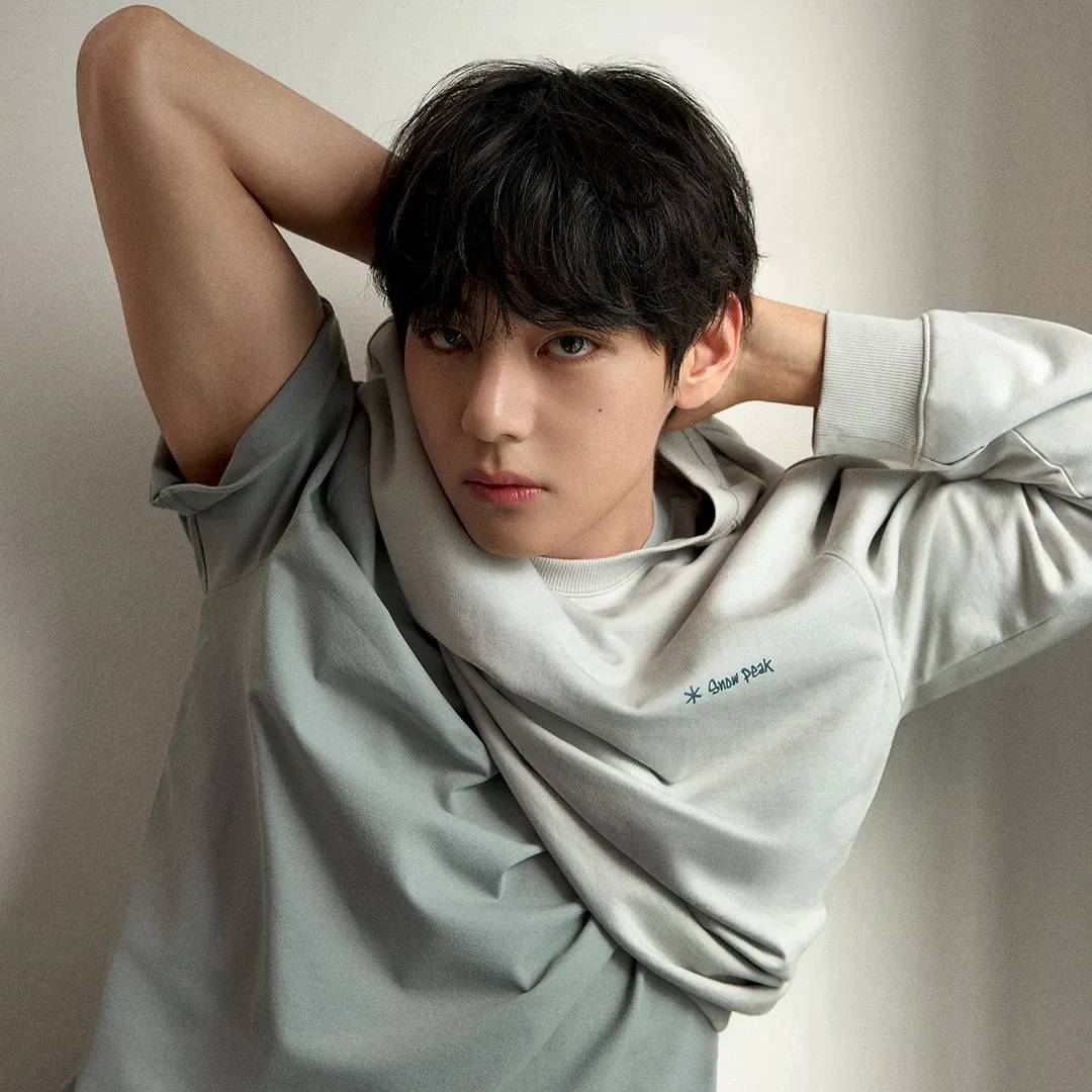 Latest photo of V (BTS)