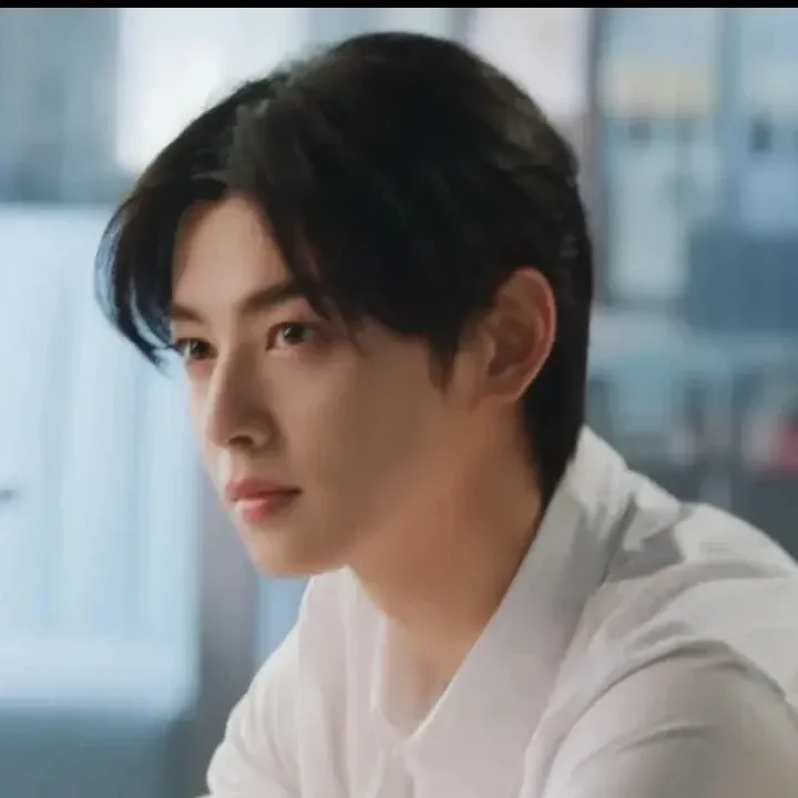 Recent activity shot of Eunwoo (ASTRO)