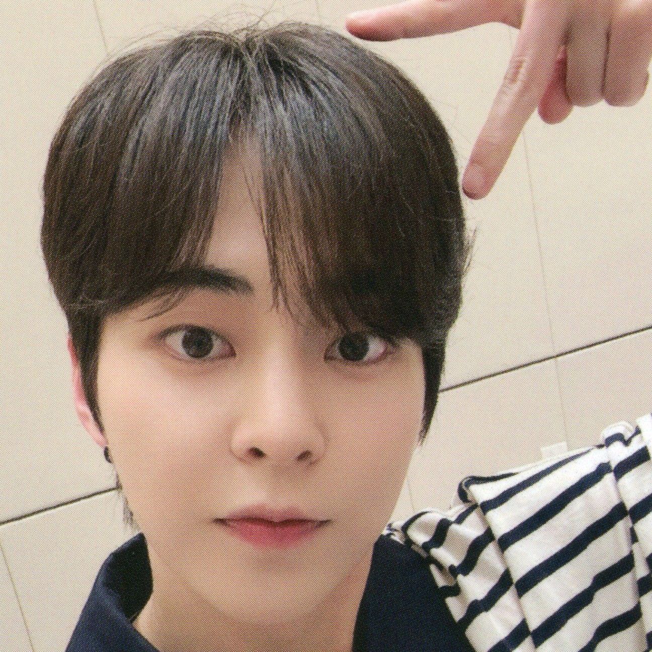 Behind-the-scenes cut of Xiumin (EXO)