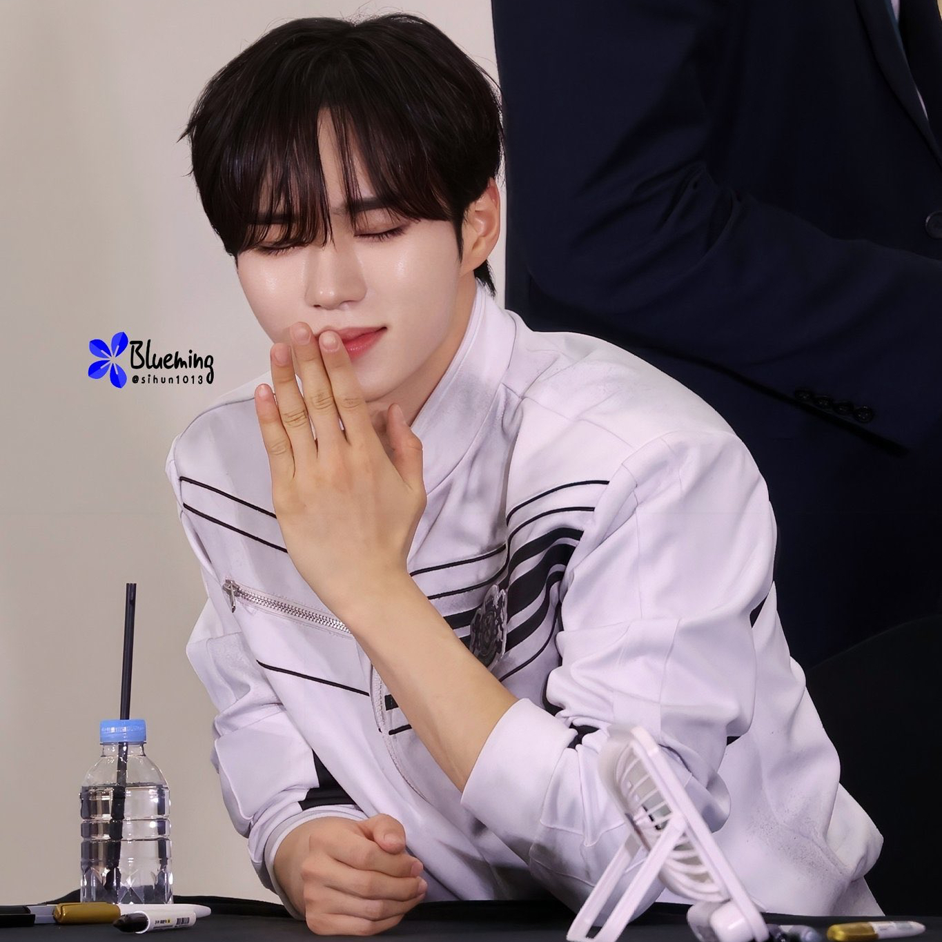 Momen yang diabadikan oleh penggemar Kim Junseo (ALPHA DRIVE ONE)